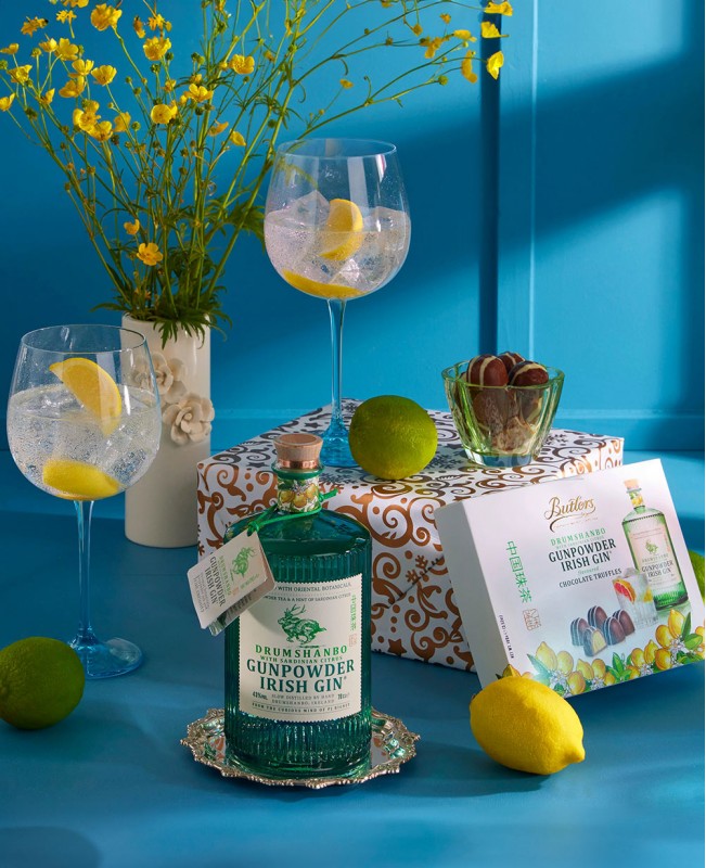 Gunpowder Gin Sardinian Citrus & Glasses Gift Basket